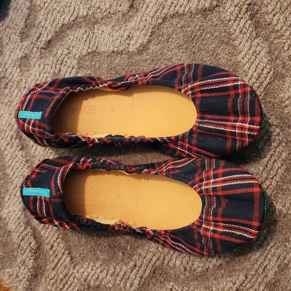 Tieks 6